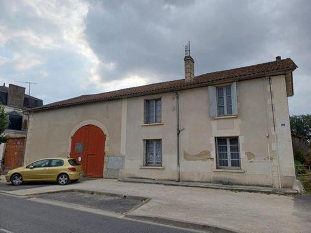 4 chambres, Chalais Poitou 16210 105747096