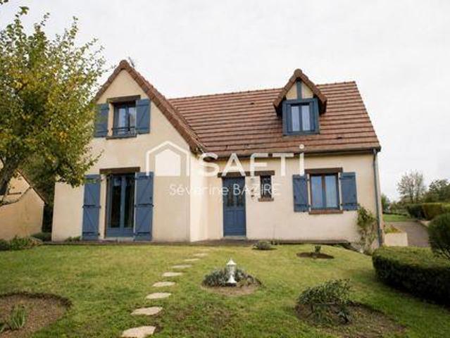 4 chambres, Chateaumeillant Centre 18370 102276102