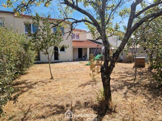 4 chambres, La Roche Pays de la Loire 85000 103805078