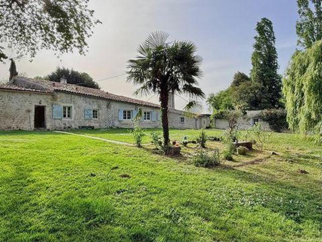 4 chambres, Le Douhet Poitou 17100 102311056