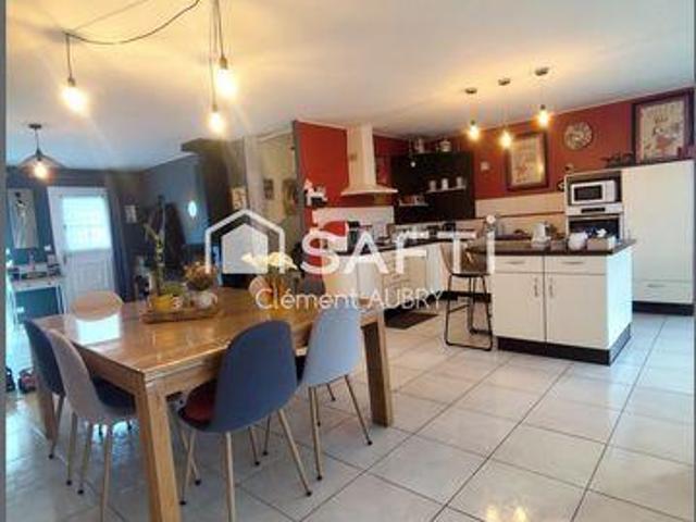 4 chambres, Saint Pays de la Loire 53410 101313784