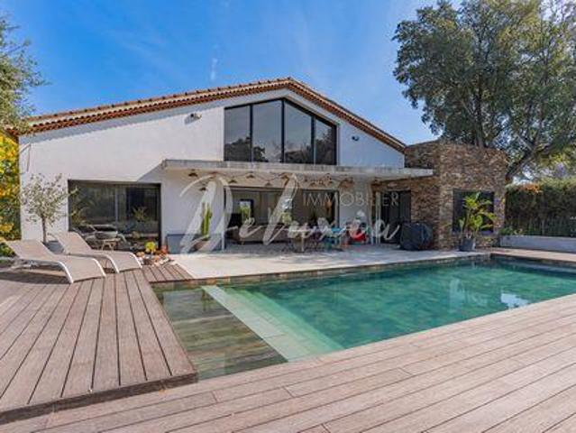 4 chambres, Saint Raphael Provence Alpes Côte d'Azur 83700 92583926