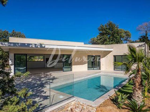 4 chambres, Saint Raphael Provence Alpes Côte d'Azur 83700 95381705