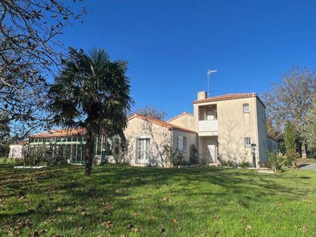 4 chambres, Sainte Pays de la Loire 85210 104041103