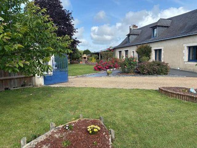 4 chambres, Segre En Anjou Bleu Pays de la Loire 49500 99888047