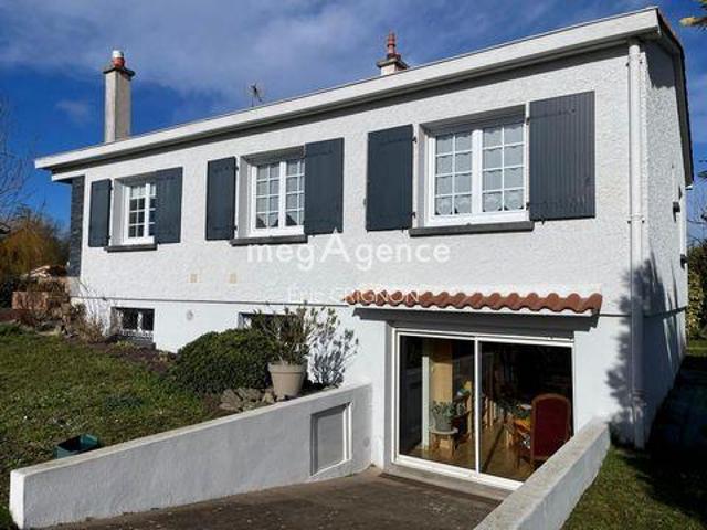 4 chambres, Treize Pays de la Loire 85600 105472553