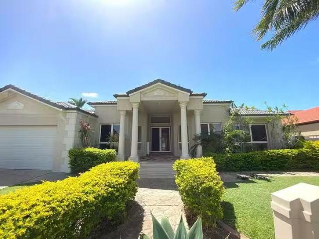 4 Christa Way, Benowa, QLD 4217