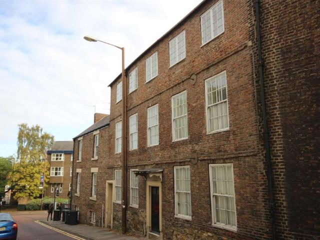 4 Church Street, Durham City 3 bed private hall to rent £776 pcm £179 pw
