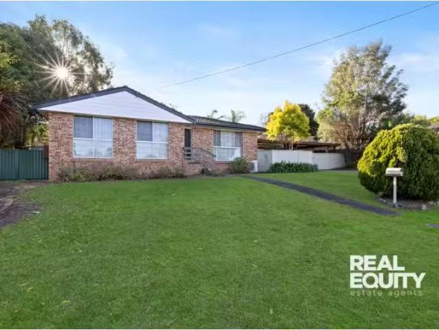 4 Clinton Drive, NARELLAN House for rent Listed by Investment.