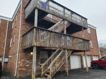 4 Columbia Dr Unit 1A