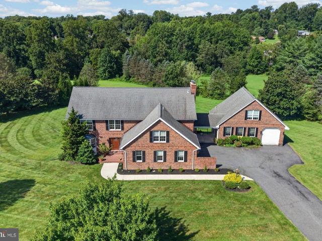 4 Country Hill Court