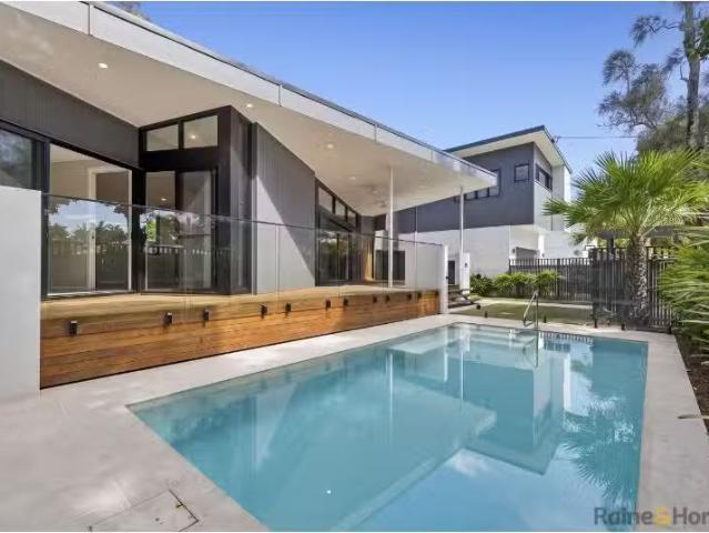 4 Creek Street, HASTINGS POINT House for rent Listed by Aline.