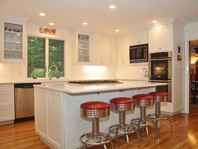 4 Crestview Lane, Milton, US, MA
