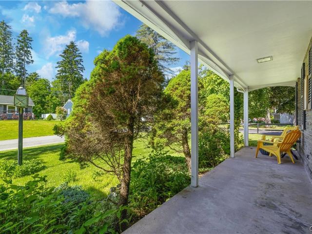 4 Crescent Street