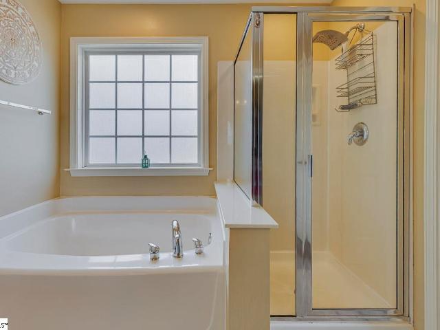 4 Crown Empire Ct, Simpsonville, SC 29681 | MLS #1587