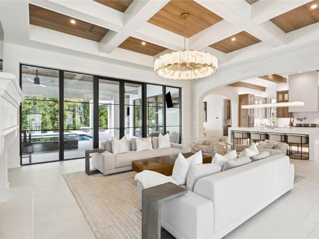 4 Crystal Lake Lane