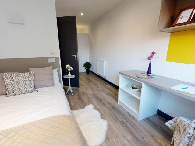 4 Dumfries Street, LU1 5FT, Luton LU1 1 bed in a flat share to rent £680 pcm £157 pw