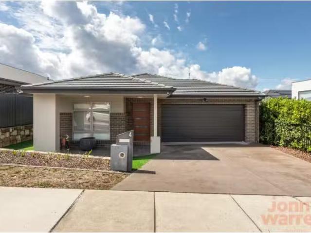 4 Duncan Loop, Googong House for rent Listed by Ellie Brault.