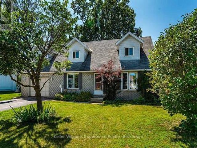 4 Dunlop Street, Penetanguishene, ON, L9M 1J2 house for sale | Listing ID S13617 | Royal LePage
