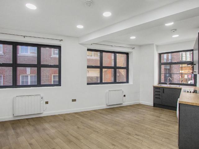 4 Dunstable Place, Luton LU1, 1 bed flat to rent, £1,100 pcm | PrimeLocation