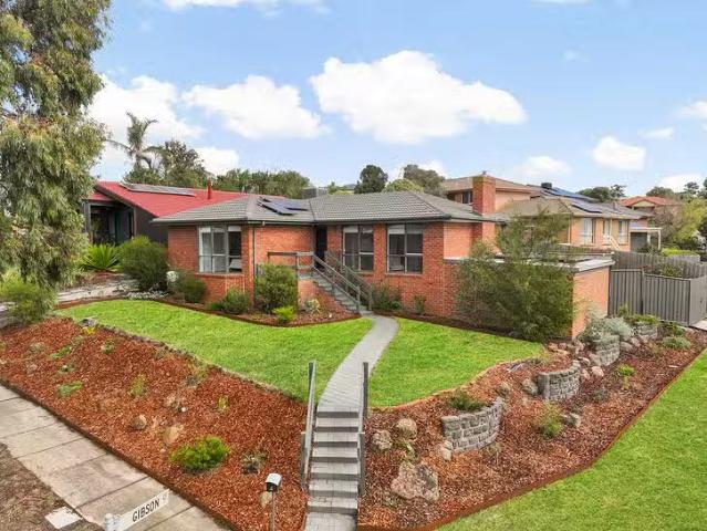 4 Dyson Drive, Sunbury, VIC 3429