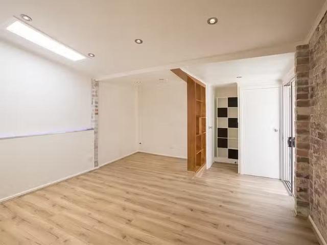 4 Dadley Street, ALEXANDRIA House for rent Listed by Zeynal K.