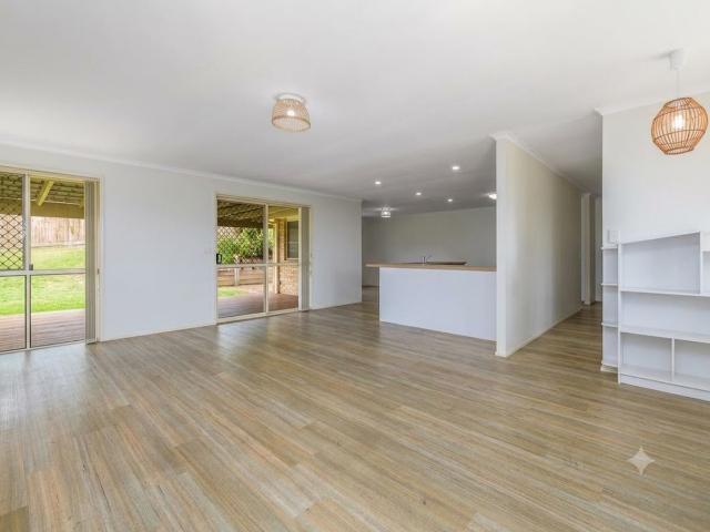 4 Dalby Court, Helensvale | Korn Real Estate