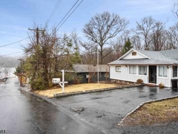 4 Dead End Rd, Newfoundland, NJ 07435 | MLS #4015