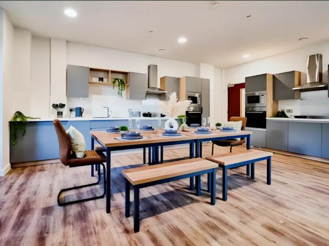 4 Deakins Place, Nottingham NG7, 1 bed flat to rent, £893 pcm | PrimeLocation