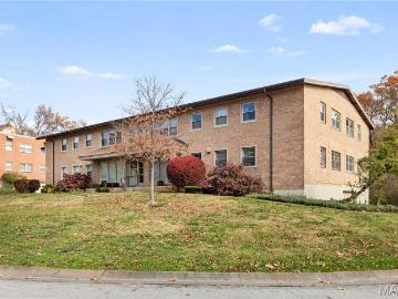 4 Delcrest Ct, Unit 104, University City, MO 63124 | MLS #25056