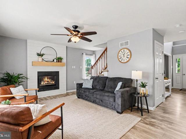 4 Dewberry Court