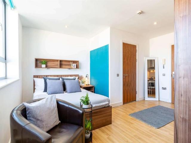 4 Dighton Street, Bristol BS2 Studio to rent £1,296 pcm £299 pw