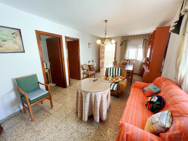 4 Dormitorios dobles | 2 baños con ducha | Cocina/comedor eq. 140m² Cómpeta