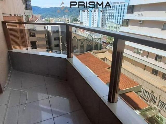 4 dormitórios + escritório, 2 suítes, closet, hidromassagem, 3 salas, lareira, s