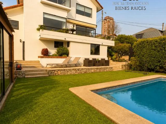 4 Dormitorios 5baños Estar Piscina Quincho 2estacionamientos