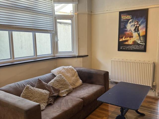 4 Double Bedroom Fully Furnished, close to Uni!