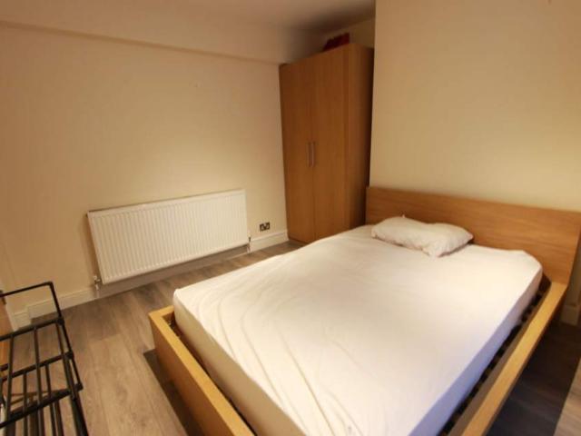4 DOUBLE BEDROOM FLAT, 2 BATHROOMS. UNI. UCL, WESTMINSTER, SOAS, Uni of LAW, BIRBECK