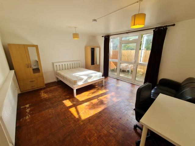 4 Double Room Maisonette in Heart of Camden