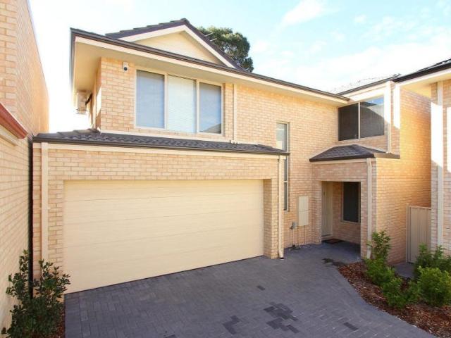 4 Double size bedrooms, walk to Belmont Forum, Leased for $840 pw