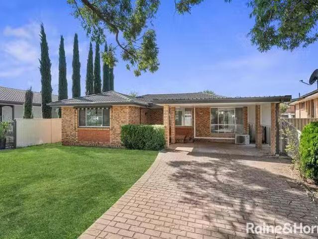 4 Dryden Place, Wetherill Park, NSW 2164