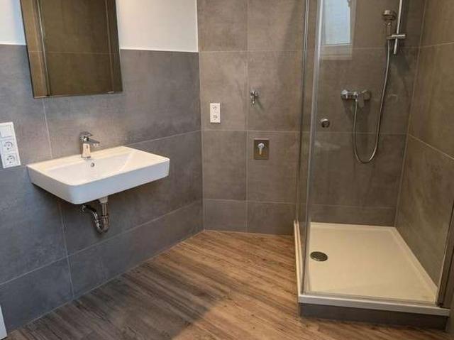 4 Etage Kernsanierte 4 Zimmer Wohnung, ca. 120 m², am Dellplatz Duisburg