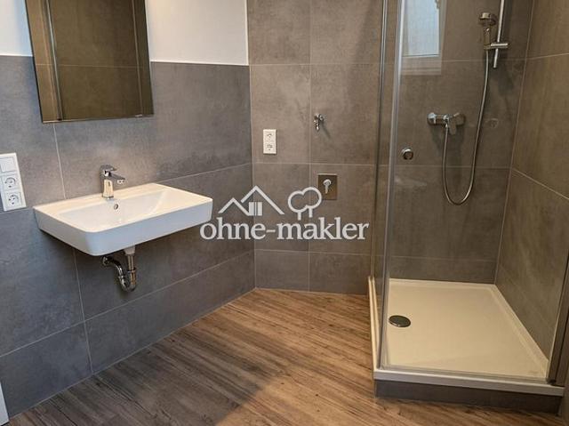 4 Etage Kernsanierte 4 Zimmer Wohnung, ca. 120 m², am Dellplatz Duisburg –