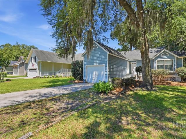 4 E Deerwood Road