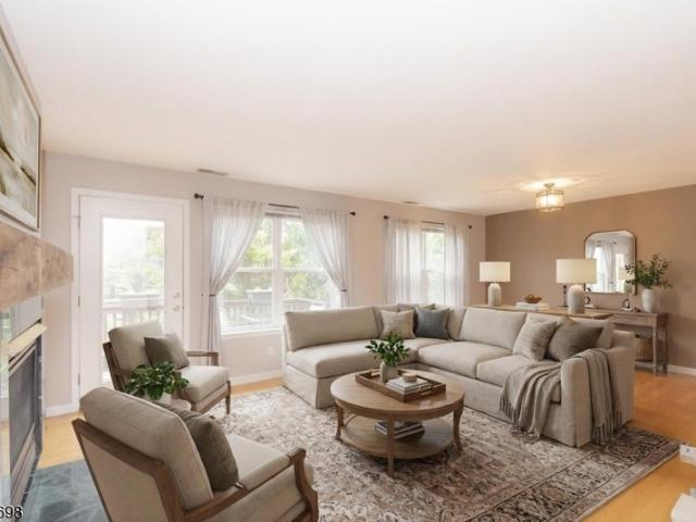 4 Eagles Nest Ln, Hamburg, NJ 07419 | MLS #4024