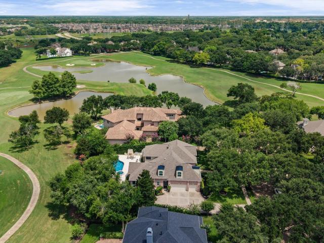 4 Ellicott Way