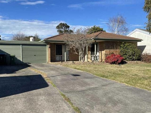 4 Emma Court, Berwick, VIC 3806