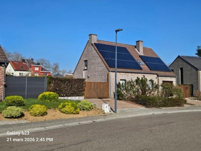 4 facade villa on 9ares ️ 4 beds+office  Fenced garden