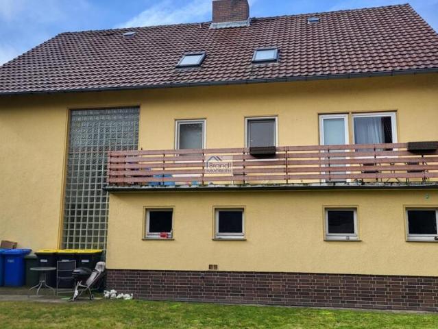 4 Familienhaus in Dransfeld mit 5 Garagen