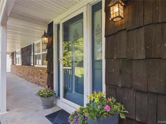 4 Farmington Court