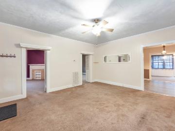4 Farwell St